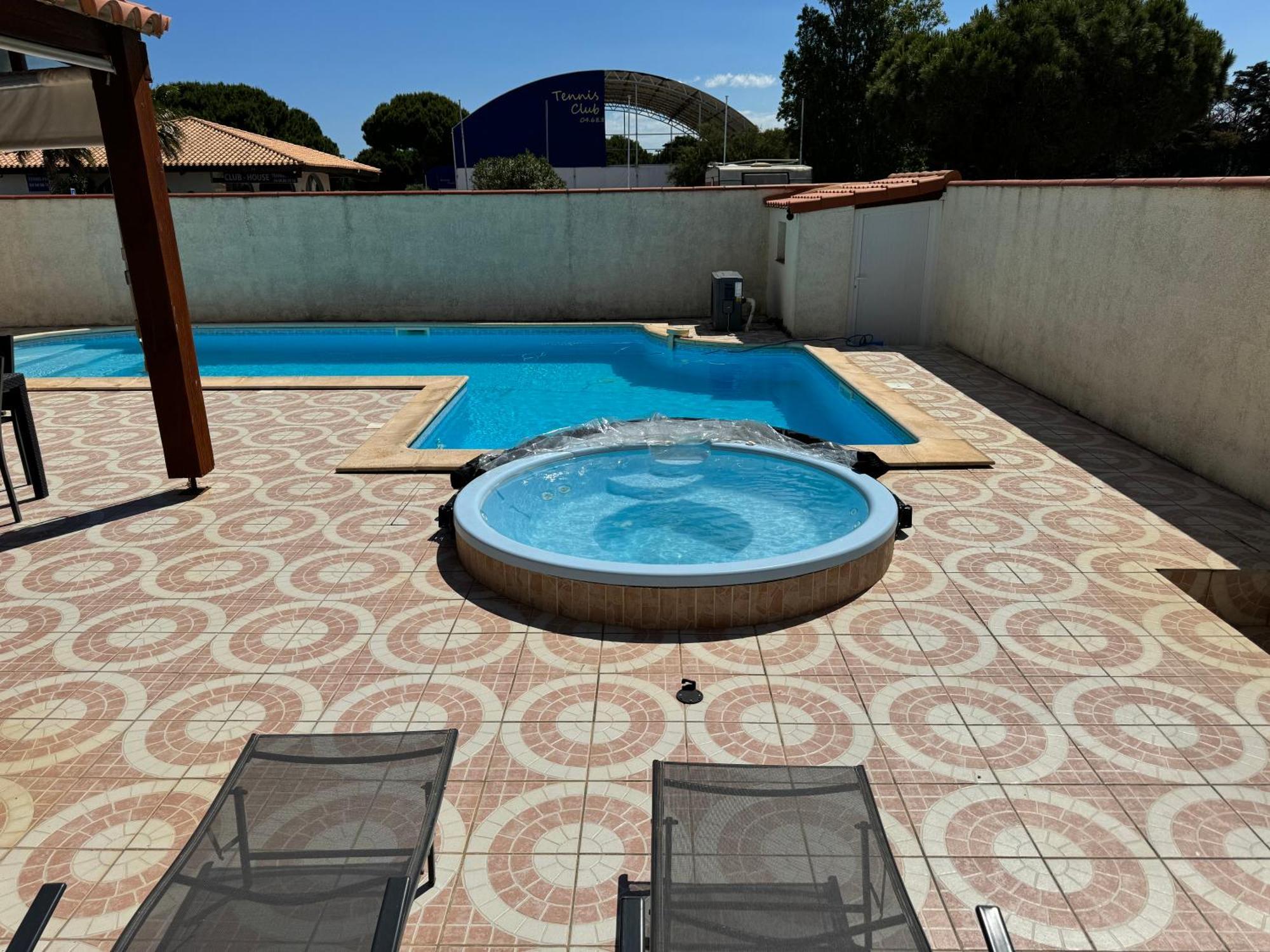 Villa La Lagune Piscine Et Spa Prives 8 Couchages Parking Prive Et Borne De Recharge Electrique Le Barcarès Rom bilde