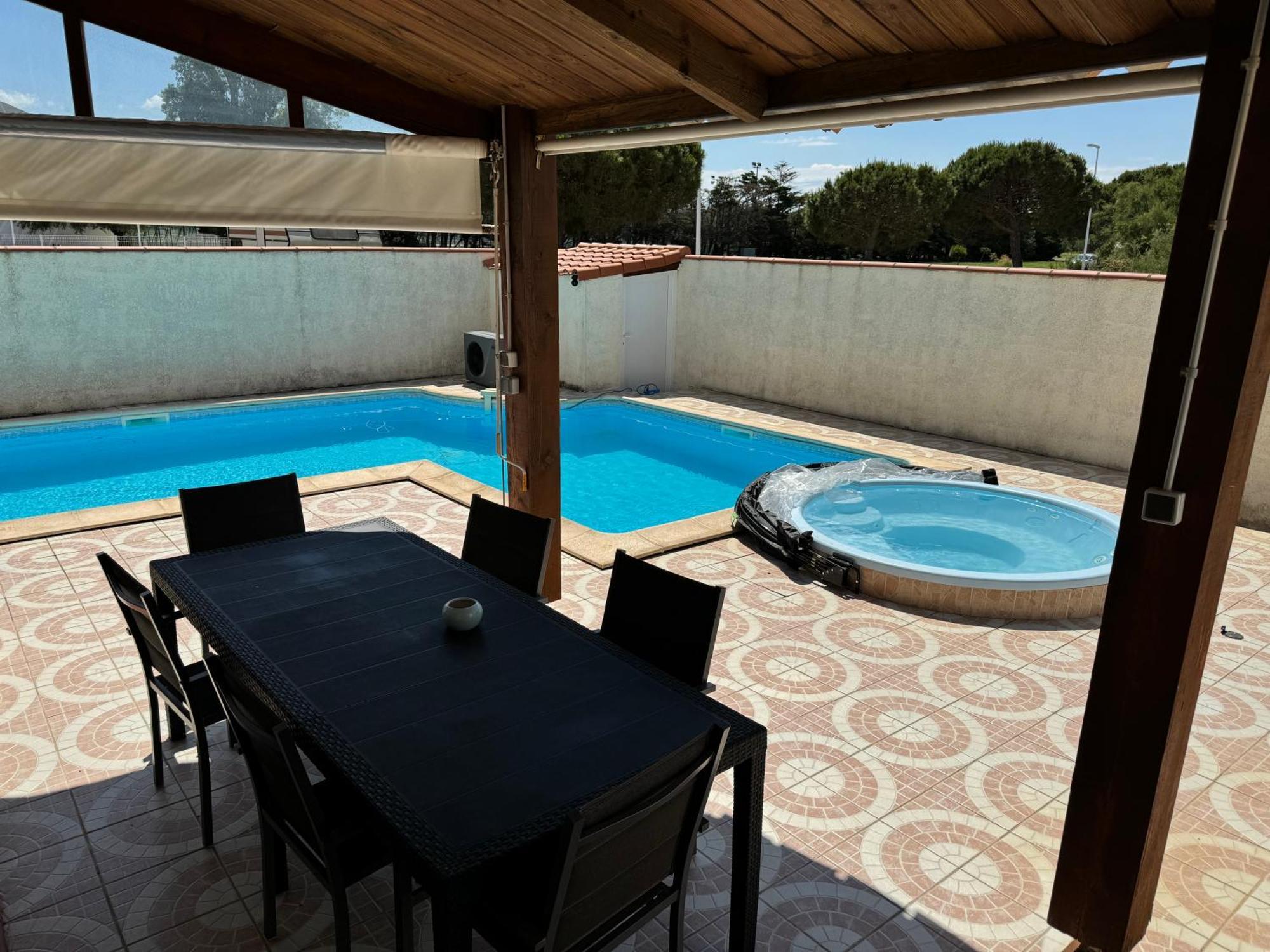 Villa La Lagune Piscine Et Spa Prives 8 Couchages Parking Prive Et Borne De Recharge Electrique Le Barcarès Rom bilde